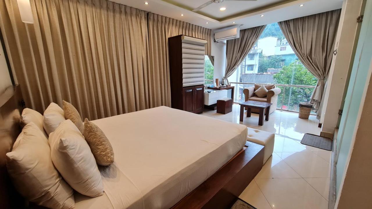 Quick Stop Inn كاندي المظهر الخارجي الصورة