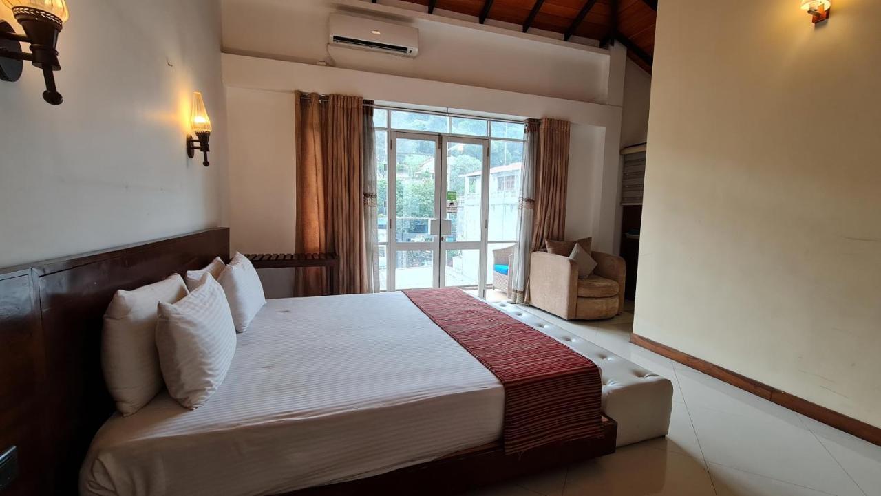 Quick Stop Inn كاندي المظهر الخارجي الصورة