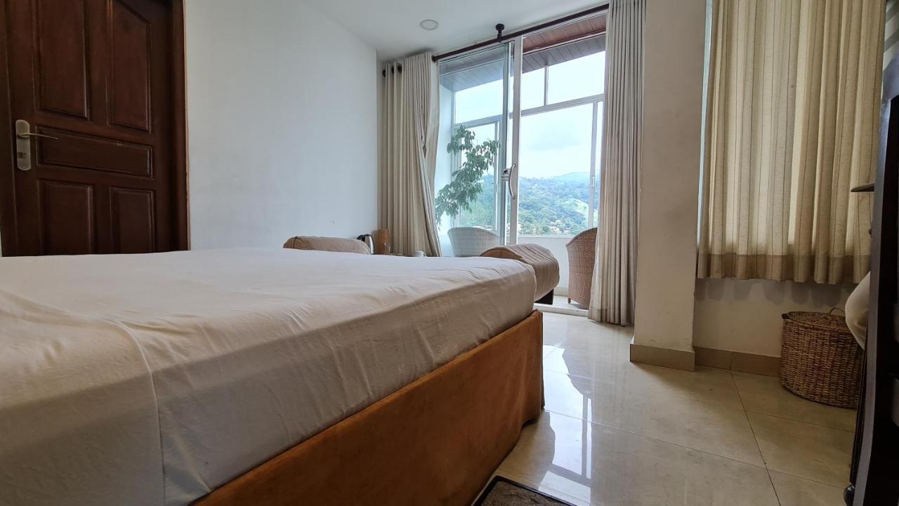 Quick Stop Inn كاندي المظهر الخارجي الصورة