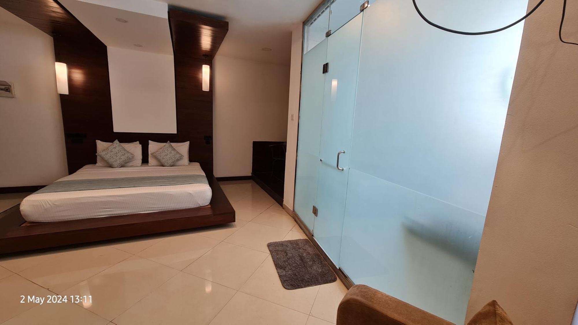 Quick Stop Inn كاندي المظهر الخارجي الصورة