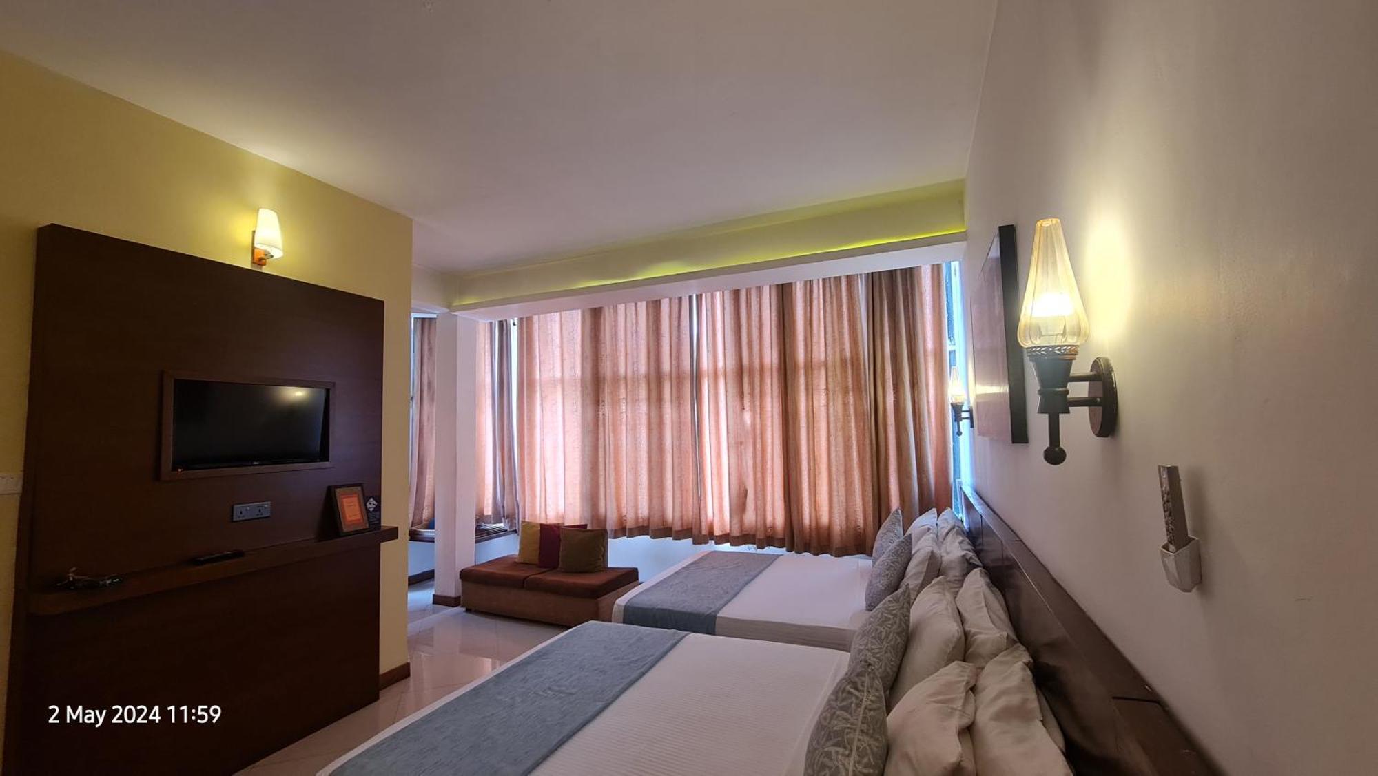 Quick Stop Inn كاندي المظهر الخارجي الصورة