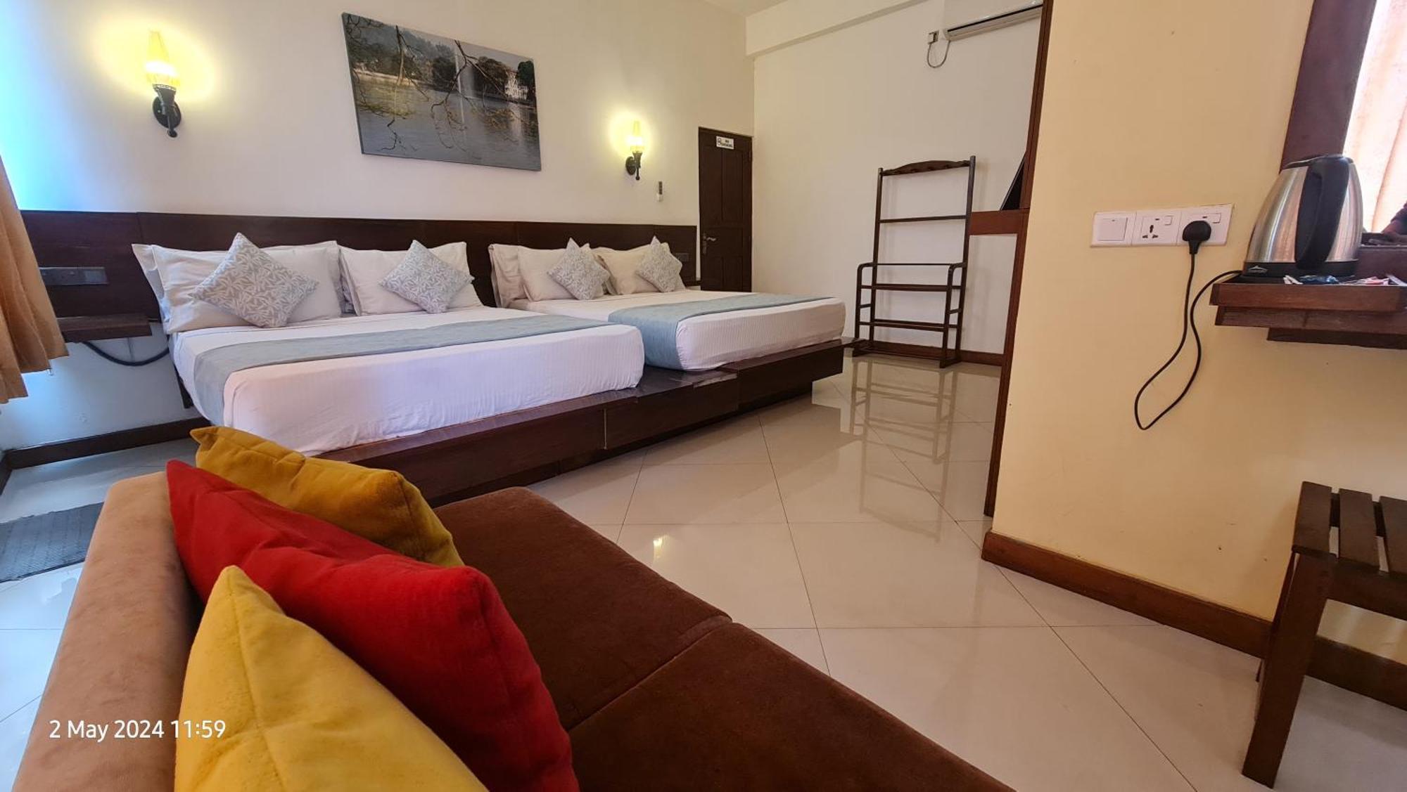 Quick Stop Inn كاندي المظهر الخارجي الصورة