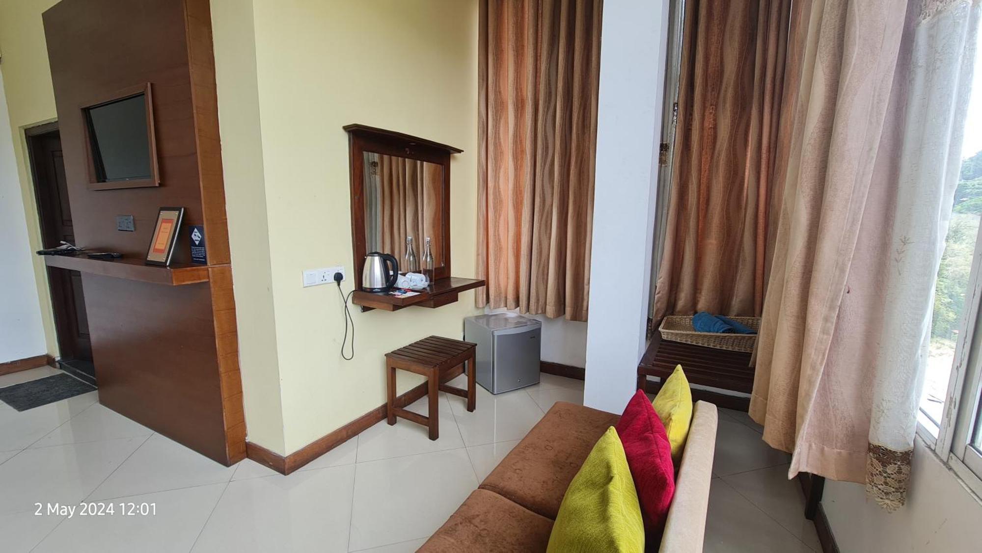 Quick Stop Inn كاندي المظهر الخارجي الصورة