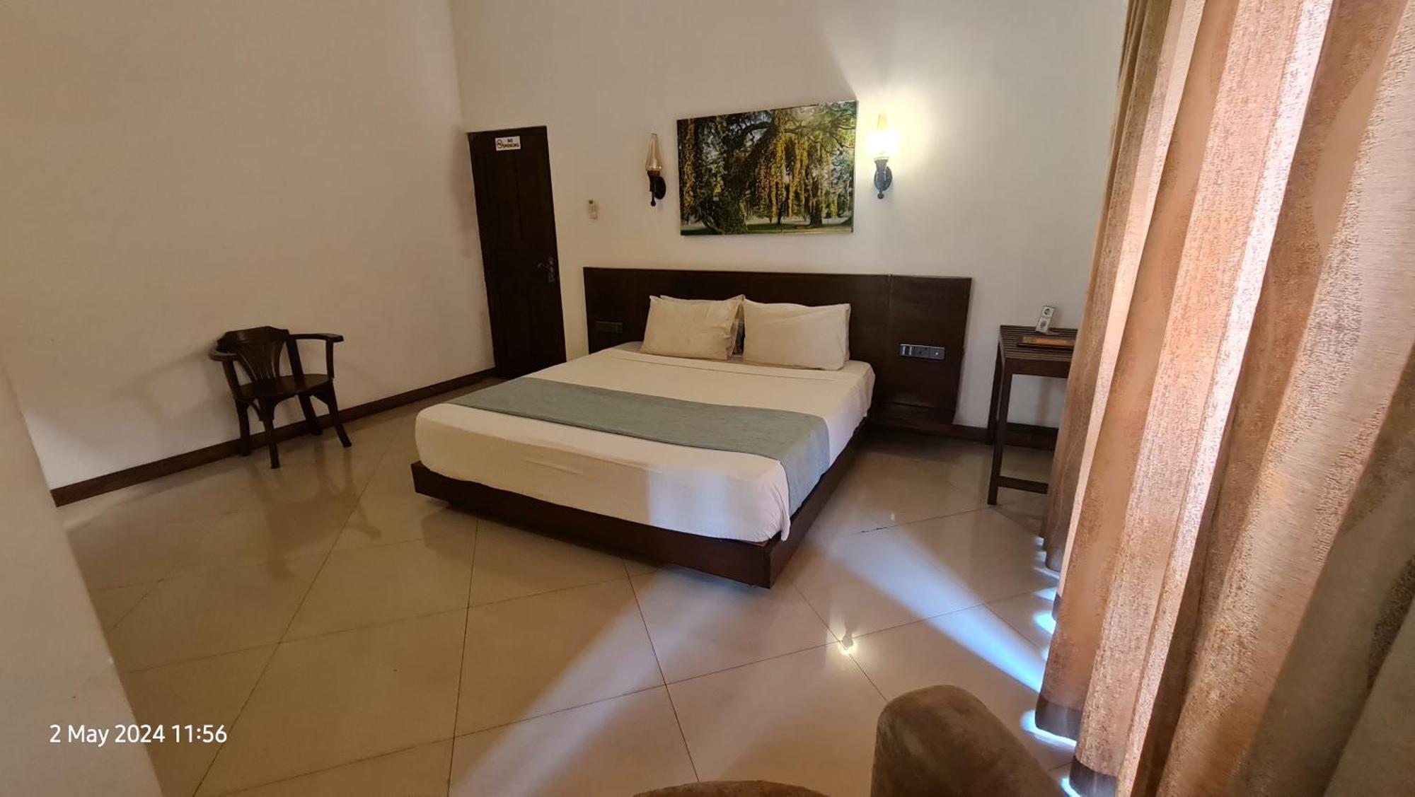 Quick Stop Inn كاندي المظهر الخارجي الصورة