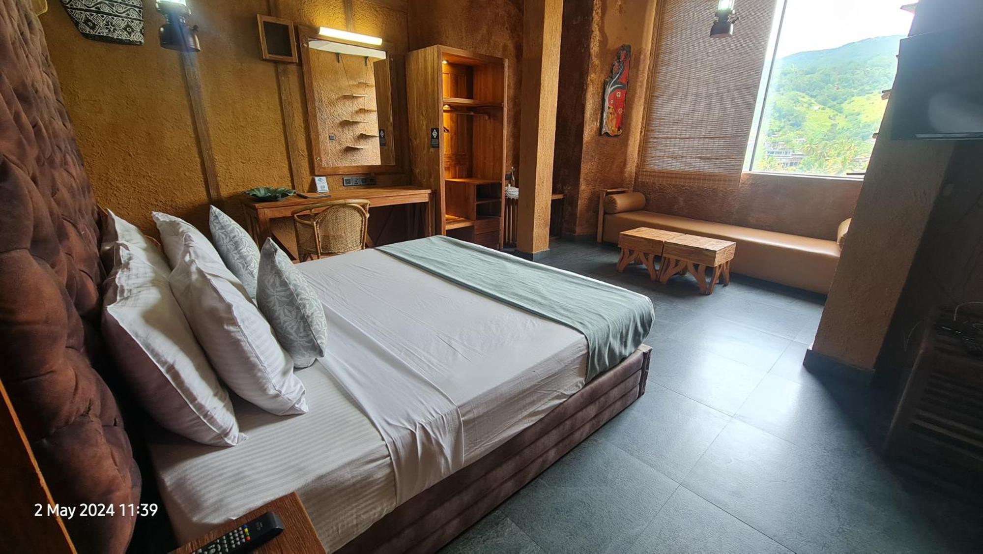 Quick Stop Inn كاندي المظهر الخارجي الصورة